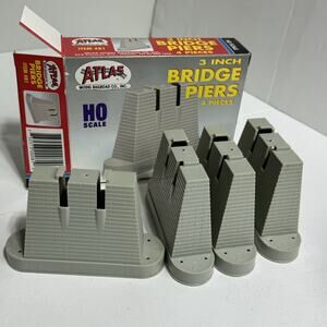 Atlas Item #81 HO Scale 3 Inch Bridge Piers 4 Pieces Model Railroad Co Used
